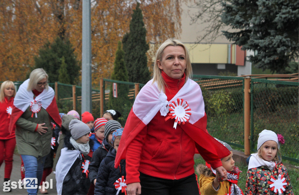 Biało-czerwona parada w Skarszewach
