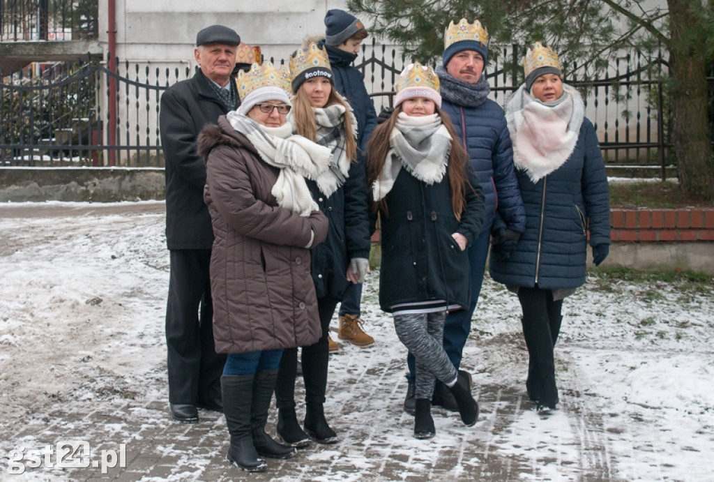 ORSZAK TRZECH KRÓLI ODDAŁ POKŁON JEZUSOWI W STOLICY KOCIEWIA PRZY PARAFII ŚW.WOJCIECHA