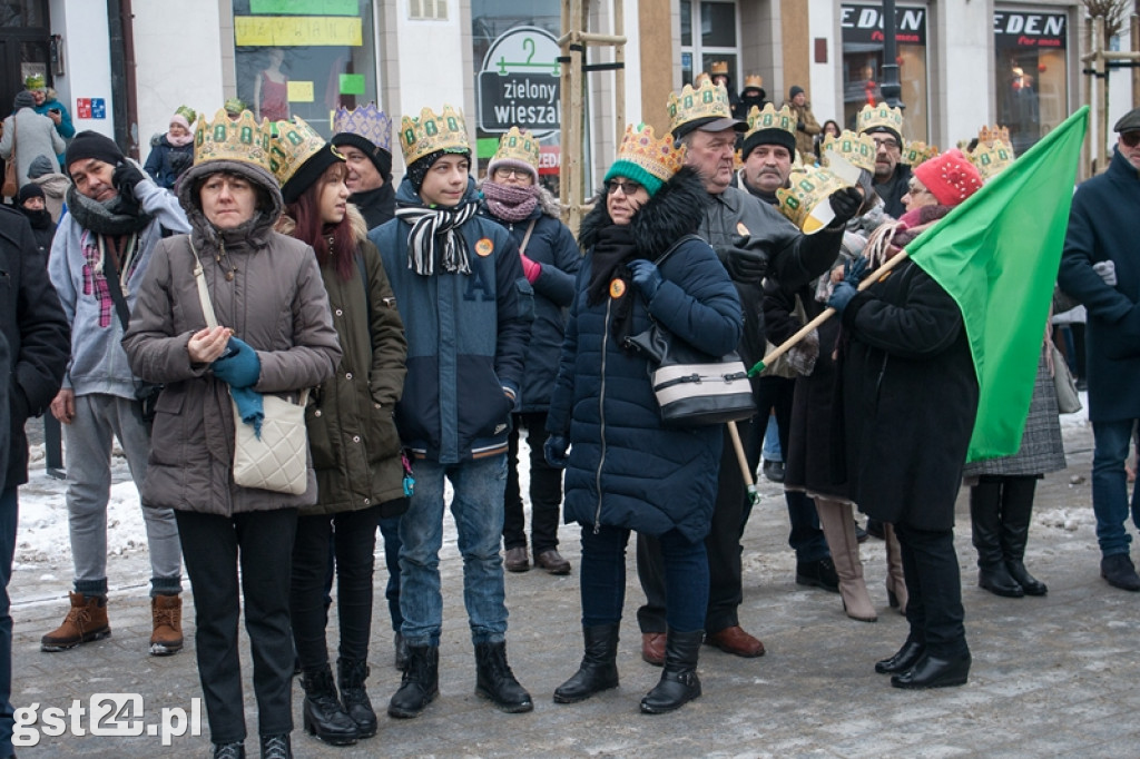 ORSZAK TRZECH KRÓLI ODDAŁ POKŁON JEZUSOWI W STOLICY KOCIEWIA PRZY PARAFII ŚW.WOJCIECHA