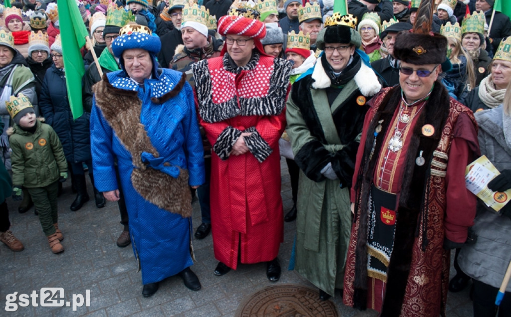 ORSZAK TRZECH KRÓLI ODDAŁ POKŁON JEZUSOWI W STOLICY KOCIEWIA PRZY PARAFII ŚW.WOJCIECHA
