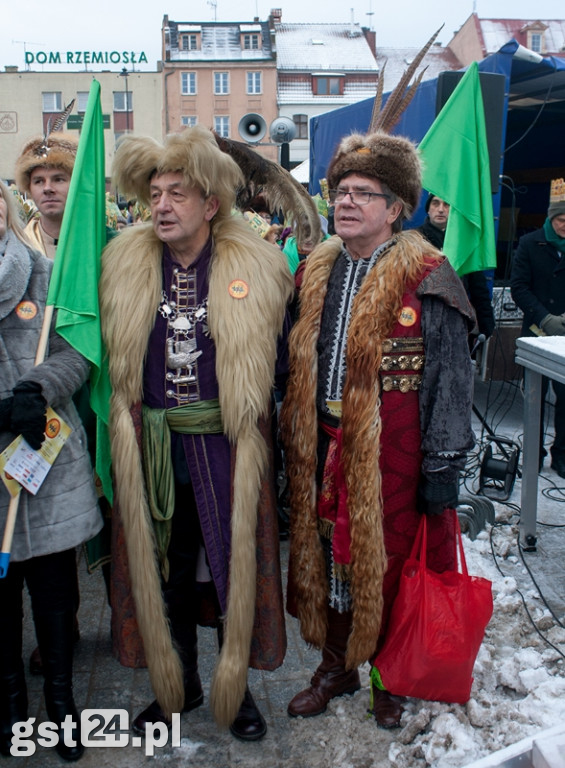 ORSZAK TRZECH KRÓLI ODDAŁ POKŁON JEZUSOWI W STOLICY KOCIEWIA PRZY PARAFII ŚW.WOJCIECHA