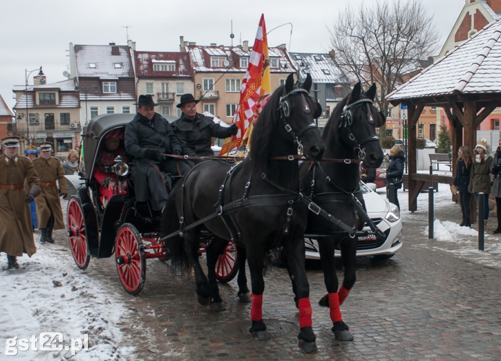 ORSZAK TRZECH KRÓLI ODDAŁ POKŁON JEZUSOWI W STOLICY KOCIEWIA PRZY PARAFII ŚW.WOJCIECHA