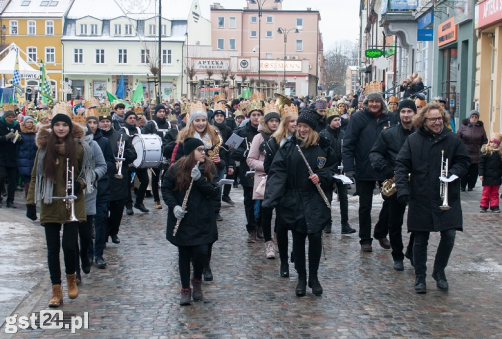 ORSZAK TRZECH KRÓLI ODDAŁ POKŁON JEZUSOWI W STOLICY KOCIEWIA PRZY PARAFII ŚW.WOJCIECHA