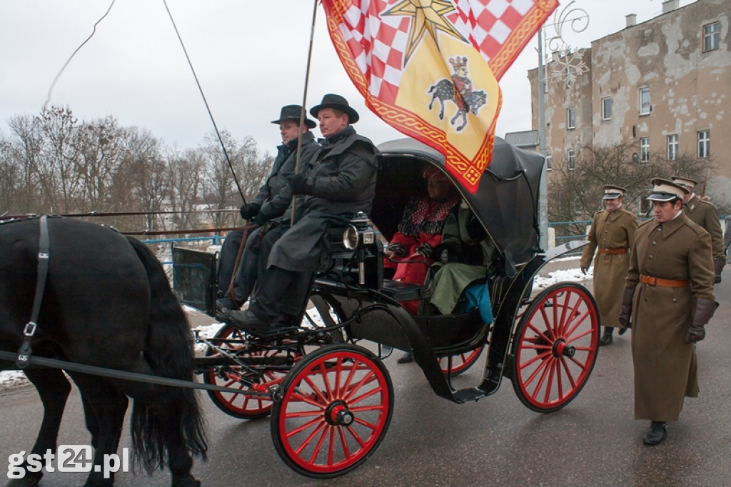 ORSZAK TRZECH KRÓLI ODDAŁ POKŁON JEZUSOWI W STOLICY KOCIEWIA PRZY PARAFII ŚW.WOJCIECHA