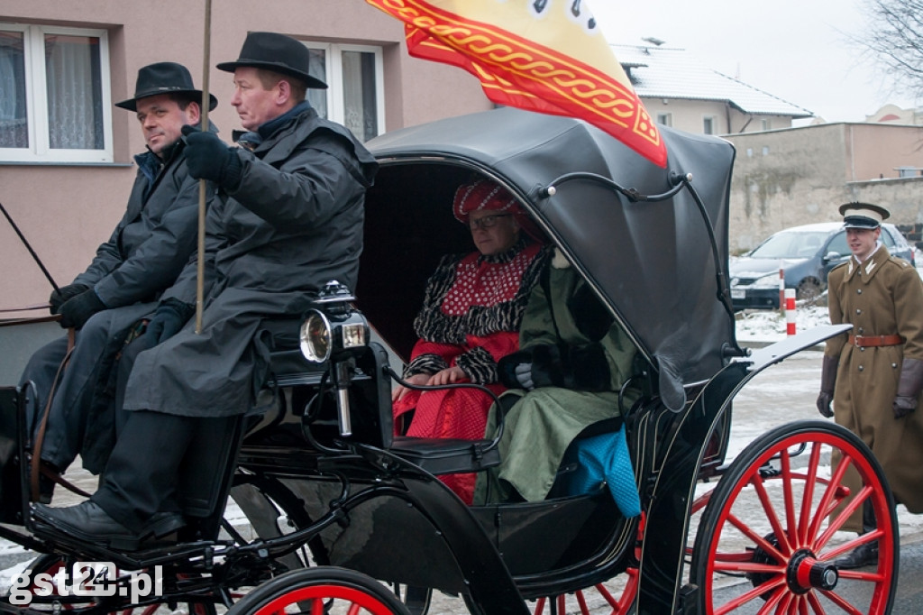 ORSZAK TRZECH KRÓLI ODDAŁ POKŁON JEZUSOWI W STOLICY KOCIEWIA PRZY PARAFII ŚW.WOJCIECHA
