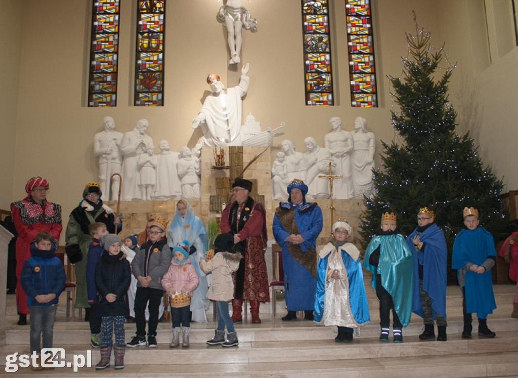 ORSZAK TRZECH KRÓLI ODDAŁ POKŁON JEZUSOWI W STOLICY KOCIEWIA PRZY PARAFII ŚW.WOJCIECHA