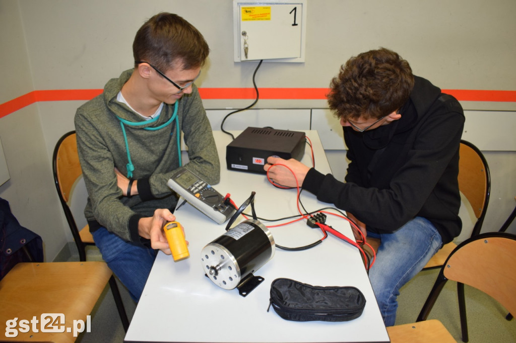 Nowoczesna pracownia maszyn i urządzeń elektrycznych
