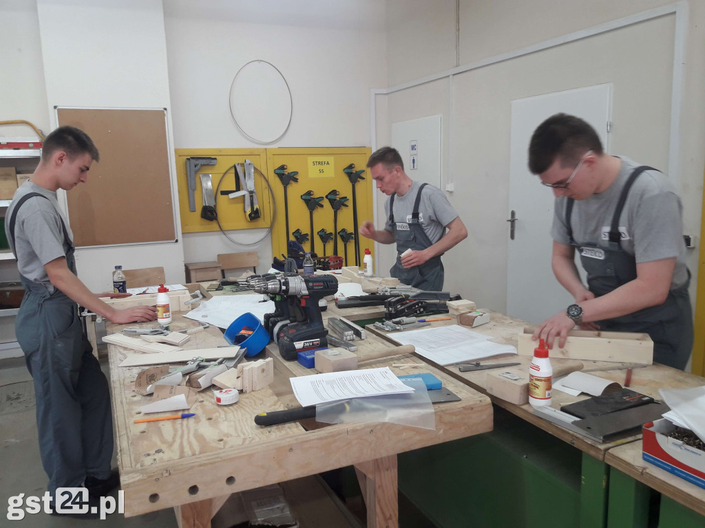 Egzamin końcowy w zawodzie HOLZMECHANIKER w Czarnej Wodzie
