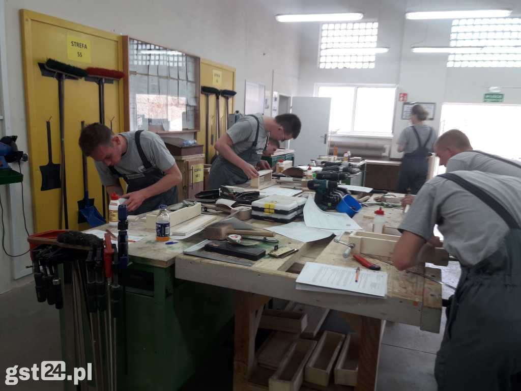 Egzamin końcowy w zawodzie HOLZMECHANIKER w Czarnej Wodzie