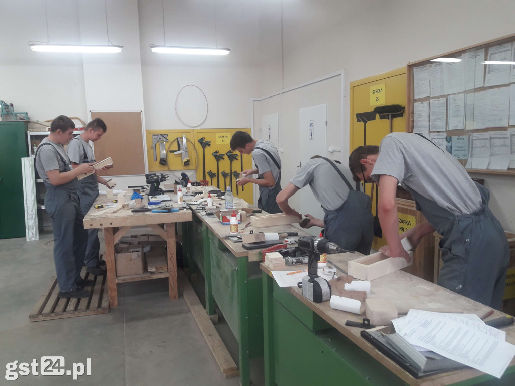 Egzamin końcowy w zawodzie HOLZMECHANIKER w Czarnej Wodzie