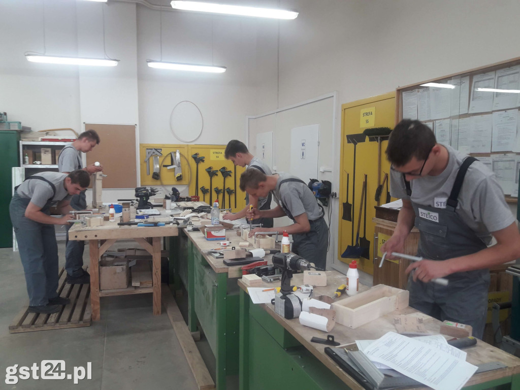 Egzamin końcowy w zawodzie HOLZMECHANIKER w Czarnej Wodzie