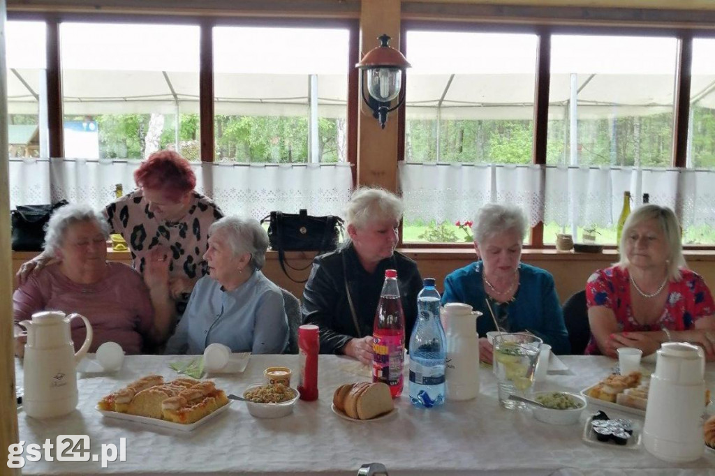 MAJÓWKA ZBLEWSKICH SENIORÓW