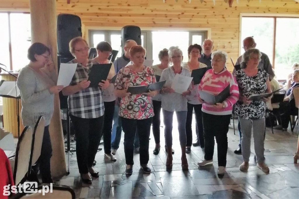 MAJÓWKA ZBLEWSKICH SENIORÓW