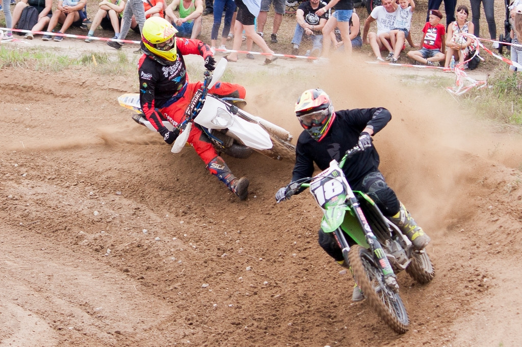 Pokazy Motocrossowe na torze w Pączewie