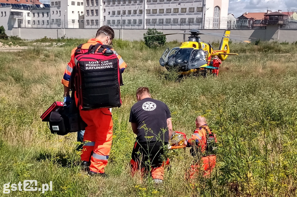 9-Letni Chłopiec Wbiegł Na Czerwonym Świetle Pod Jadący Samochód