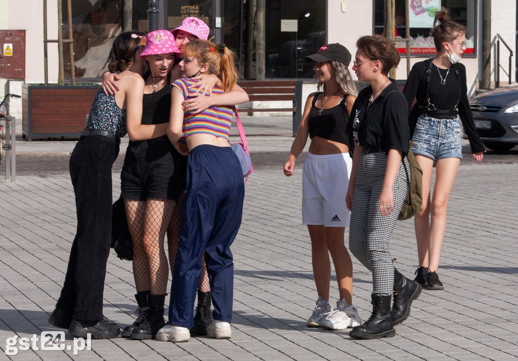 PROTEST ŚRODOWISK LGBT NA STAROGARDZKIM RYNKU