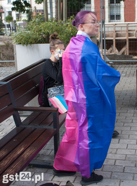 PROTEST ŚRODOWISK LGBT NA STAROGARDZKIM RYNKU