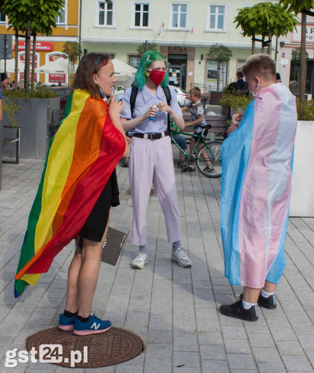 PROTEST ŚRODOWISK LGBT NA STAROGARDZKIM RYNKU