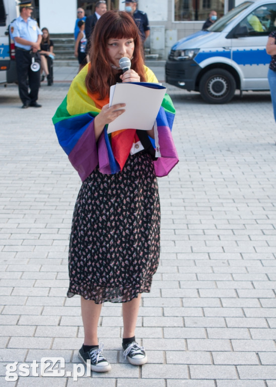 PROTEST ŚRODOWISK LGBT NA STAROGARDZKIM RYNKU