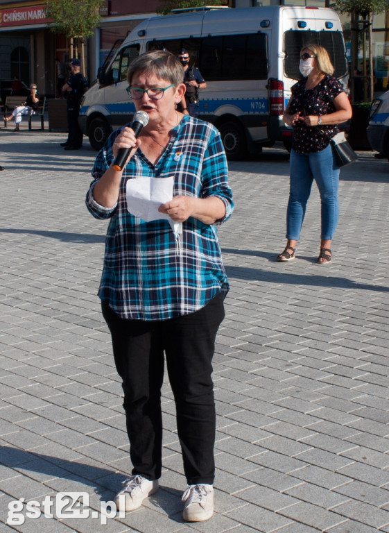 PROTEST ŚRODOWISK LGBT NA STAROGARDZKIM RYNKU