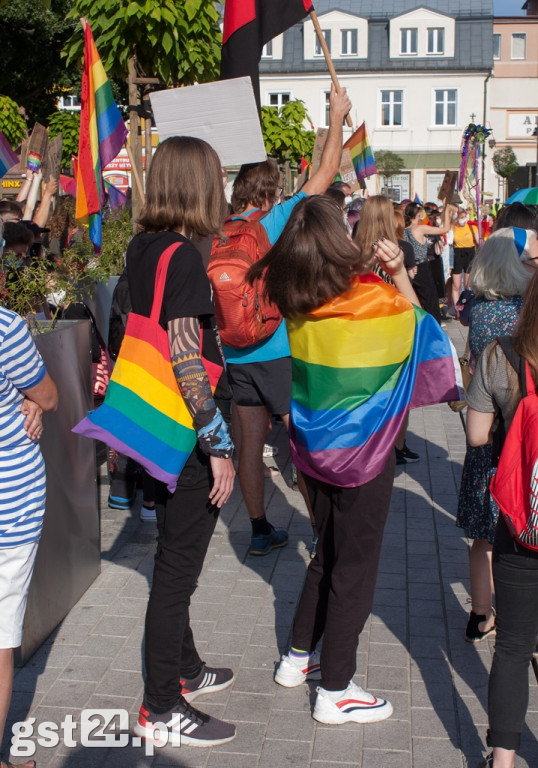 PROTEST ŚRODOWISK LGBT NA STAROGARDZKIM RYNKU