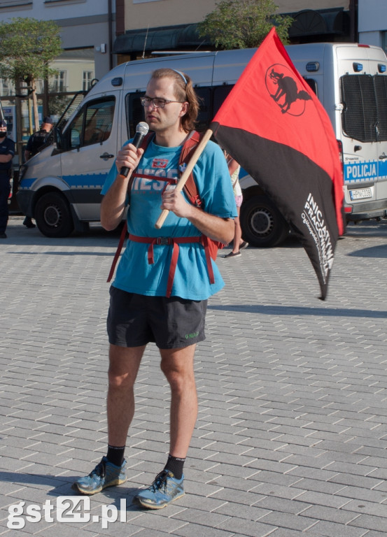 PROTEST ŚRODOWISK LGBT NA STAROGARDZKIM RYNKU
