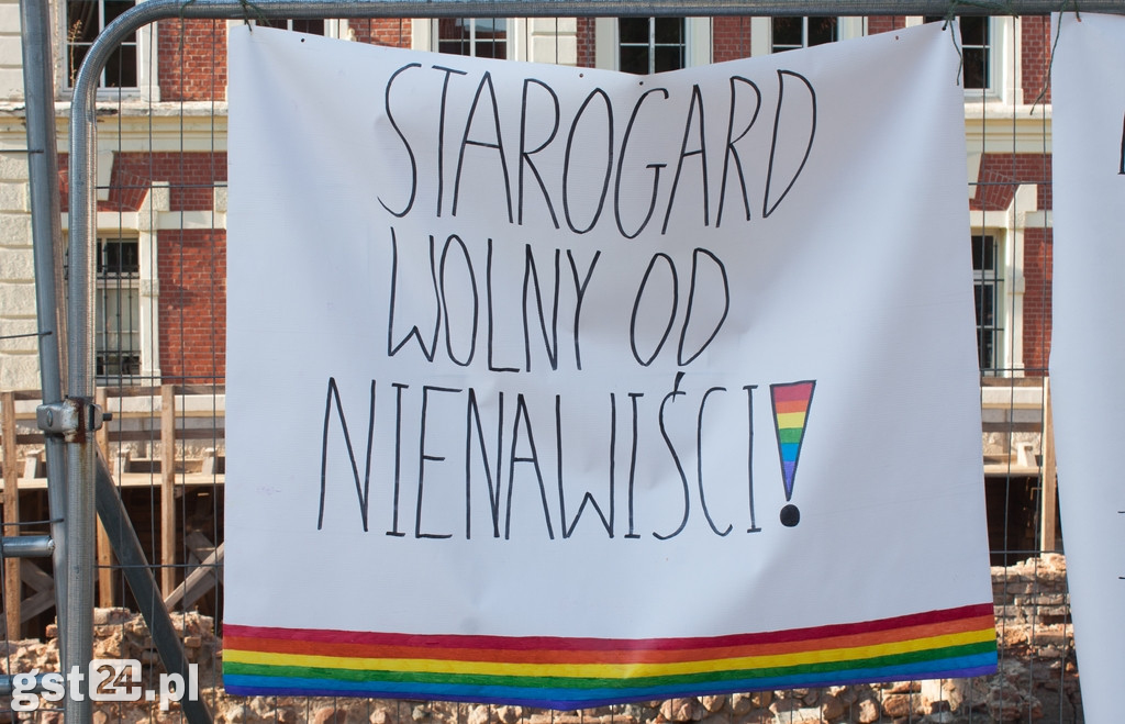 PROTEST ŚRODOWISK LGBT NA STAROGARDZKIM RYNKU