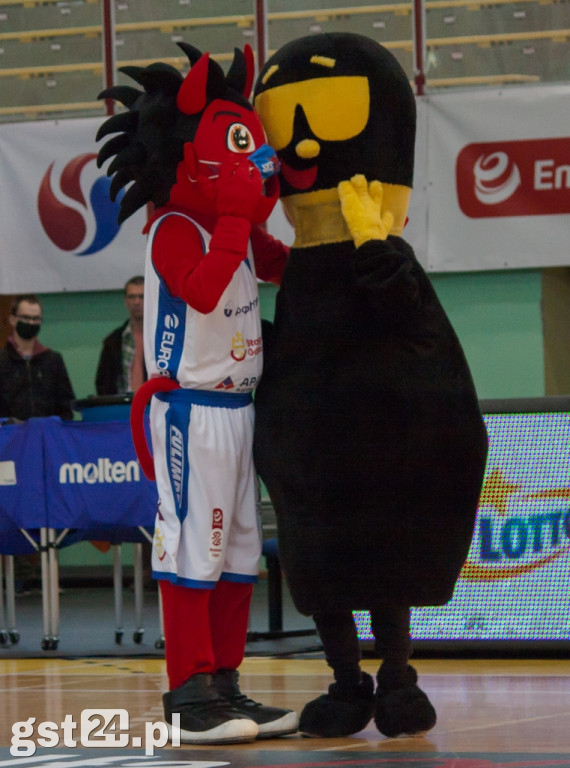 Koszykarze Ostrówa lepsi od Polpharmy Starogard
