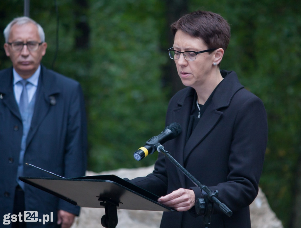 UCZCILI PAMIĘĆ POMORDOWANYCH W LESIE SZPĘGAWSKIM