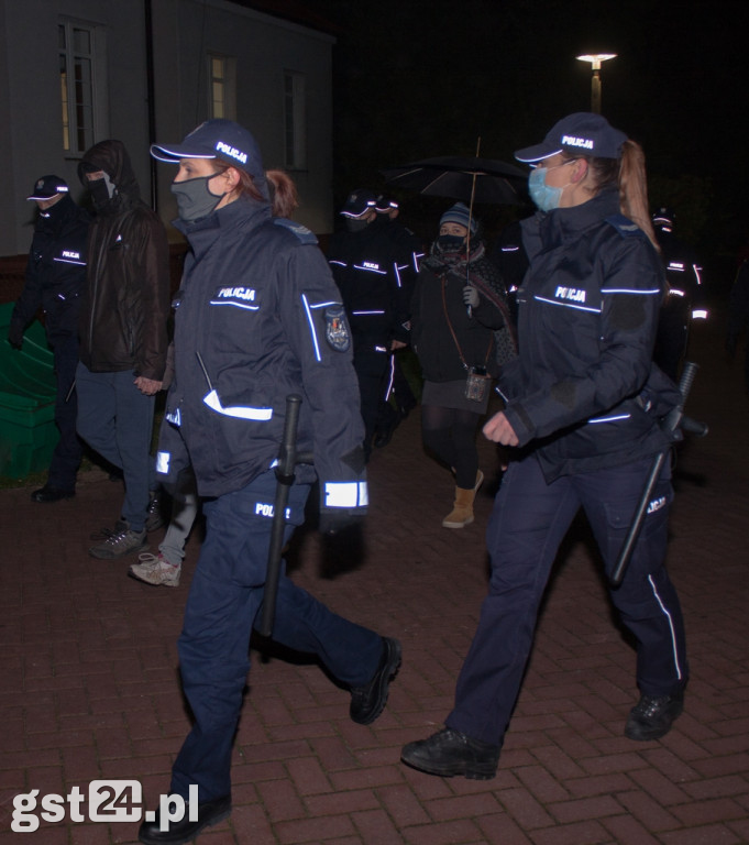 NIGDY NIE BĘDZIESZ SZŁA SAMA