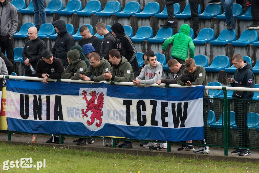 Zacięty Mecz Piłkarzy KP Starogard - Elana Toruń