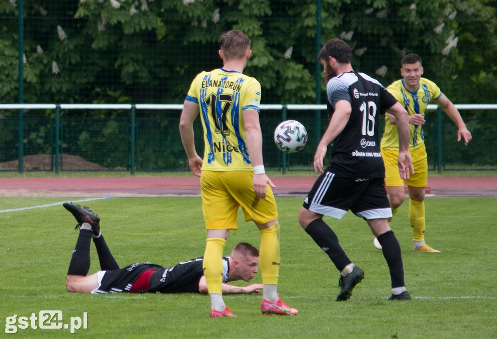 Zacięty Mecz Piłkarzy KP Starogard - Elana Toruń