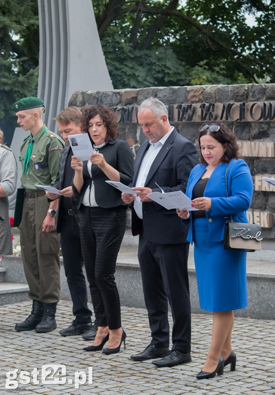  Oddanie Hołdu Poległym Powstańcom Warszawskim