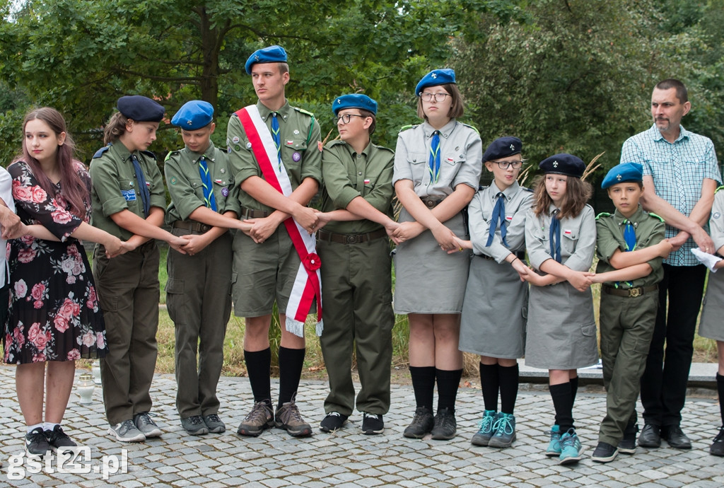  Oddanie Hołdu Poległym Powstańcom Warszawskim