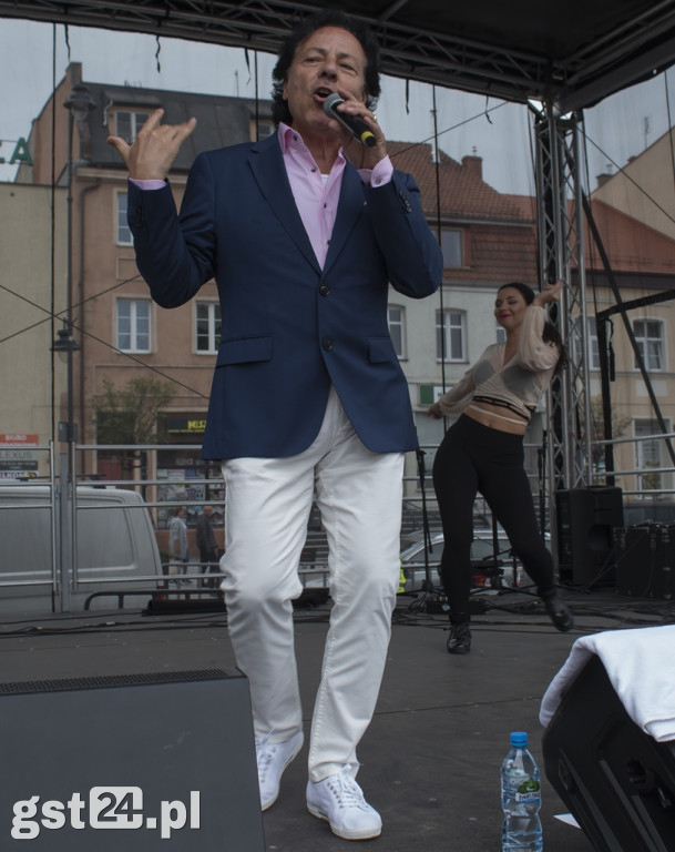 Włoski Artysta Wystąpił Na Starogardzkim Rynku