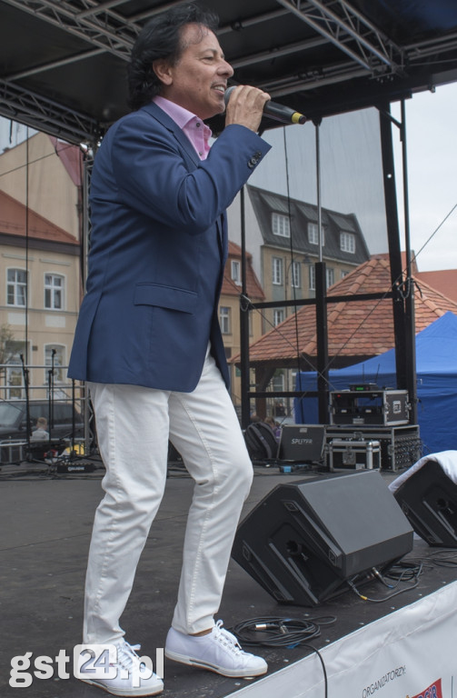 Włoski Artysta Wystąpił Na Starogardzkim Rynku
