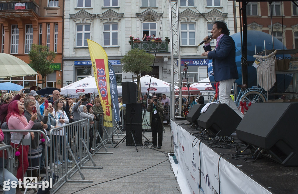 Włoski Artysta Wystąpił Na Starogardzkim Rynku
