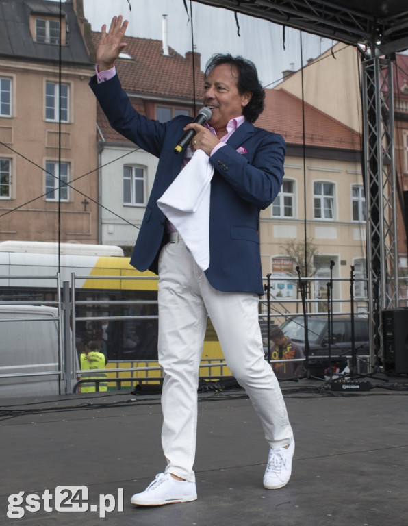 Włoski Artysta Wystąpił Na Starogardzkim Rynku
