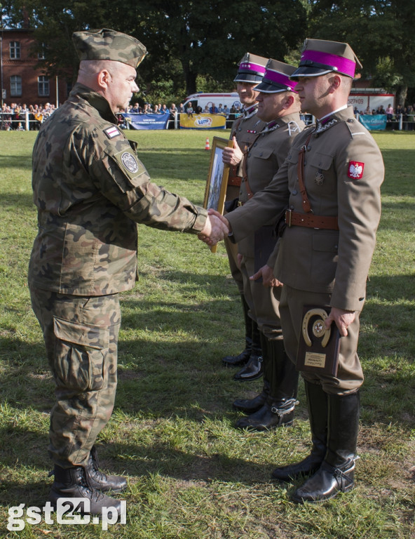 FESTYN KAWALERYJSKI W STADZIE OGIERÓW