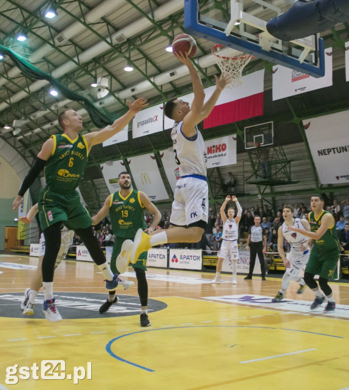 KOCIEWSKIE DIABŁY POKONAŁY ZNICZ BASKET PRUSZKÓW