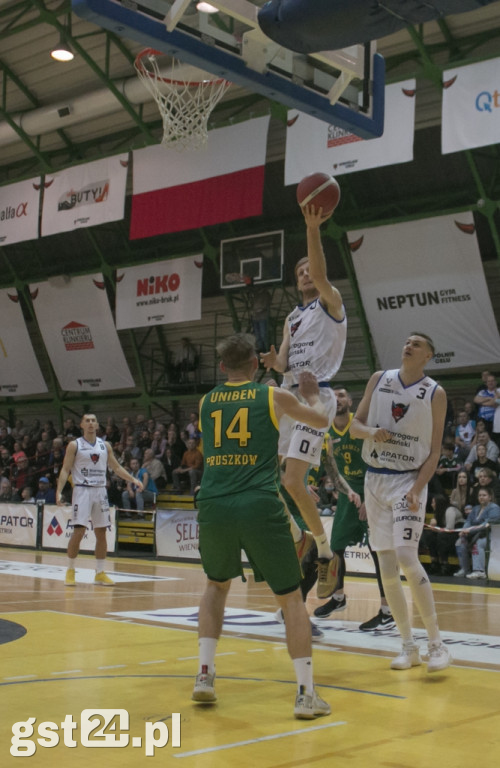 KOCIEWSKIE DIABŁY POKONAŁY ZNICZ BASKET PRUSZKÓW