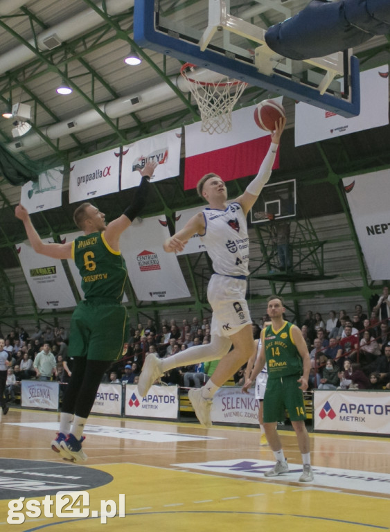 KOCIEWSKIE DIABŁY POKONAŁY ZNICZ BASKET PRUSZKÓW