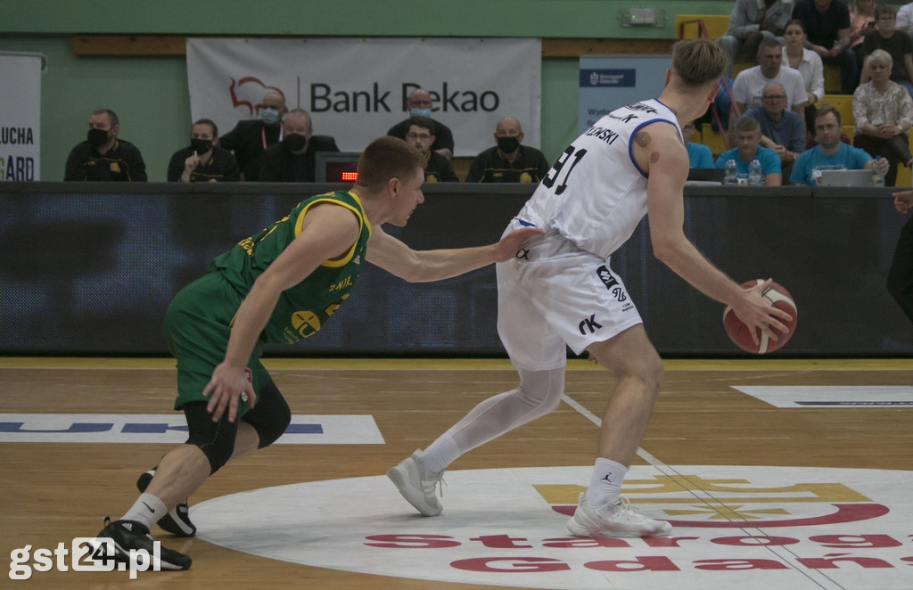 KOCIEWSKIE DIABŁY POKONAŁY ZNICZ BASKET PRUSZKÓW