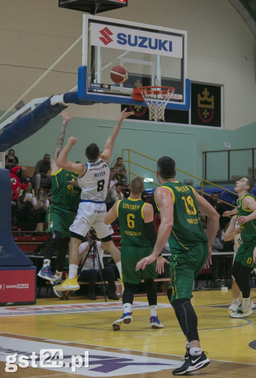 KOCIEWSKIE DIABŁY POKONAŁY ZNICZ BASKET PRUSZKÓW