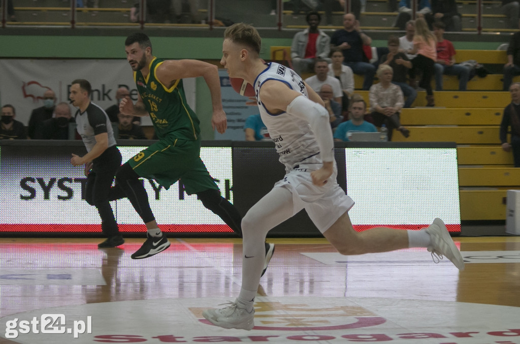 KOCIEWSKIE DIABŁY POKONAŁY ZNICZ BASKET PRUSZKÓW
