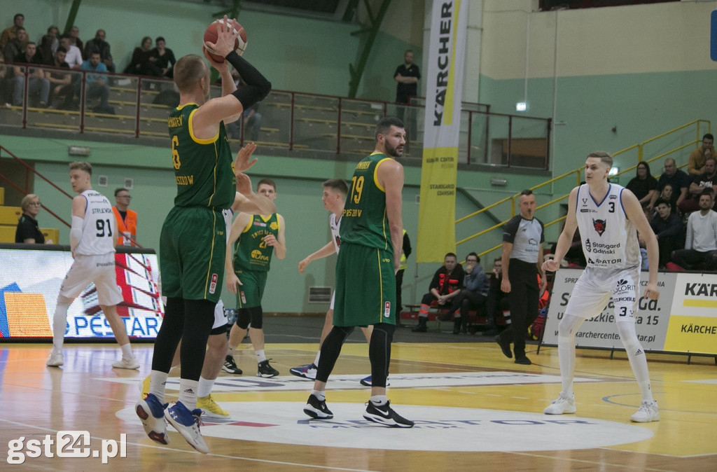 KOCIEWSKIE DIABŁY POKONAŁY ZNICZ BASKET PRUSZKÓW