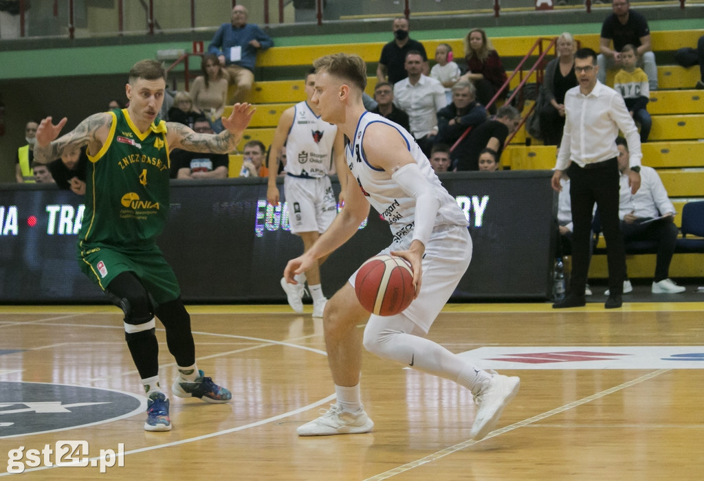 KOCIEWSKIE DIABŁY POKONAŁY ZNICZ BASKET PRUSZKÓW