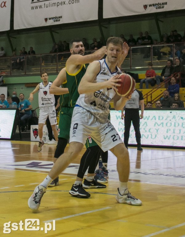 KOCIEWSKIE DIABŁY POKONAŁY ZNICZ BASKET PRUSZKÓW