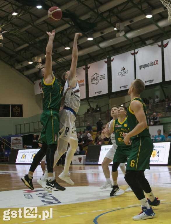 KOCIEWSKIE DIABŁY POKONAŁY ZNICZ BASKET PRUSZKÓW