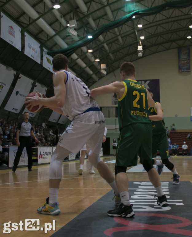 KOCIEWSKIE DIABŁY POKONAŁY ZNICZ BASKET PRUSZKÓW